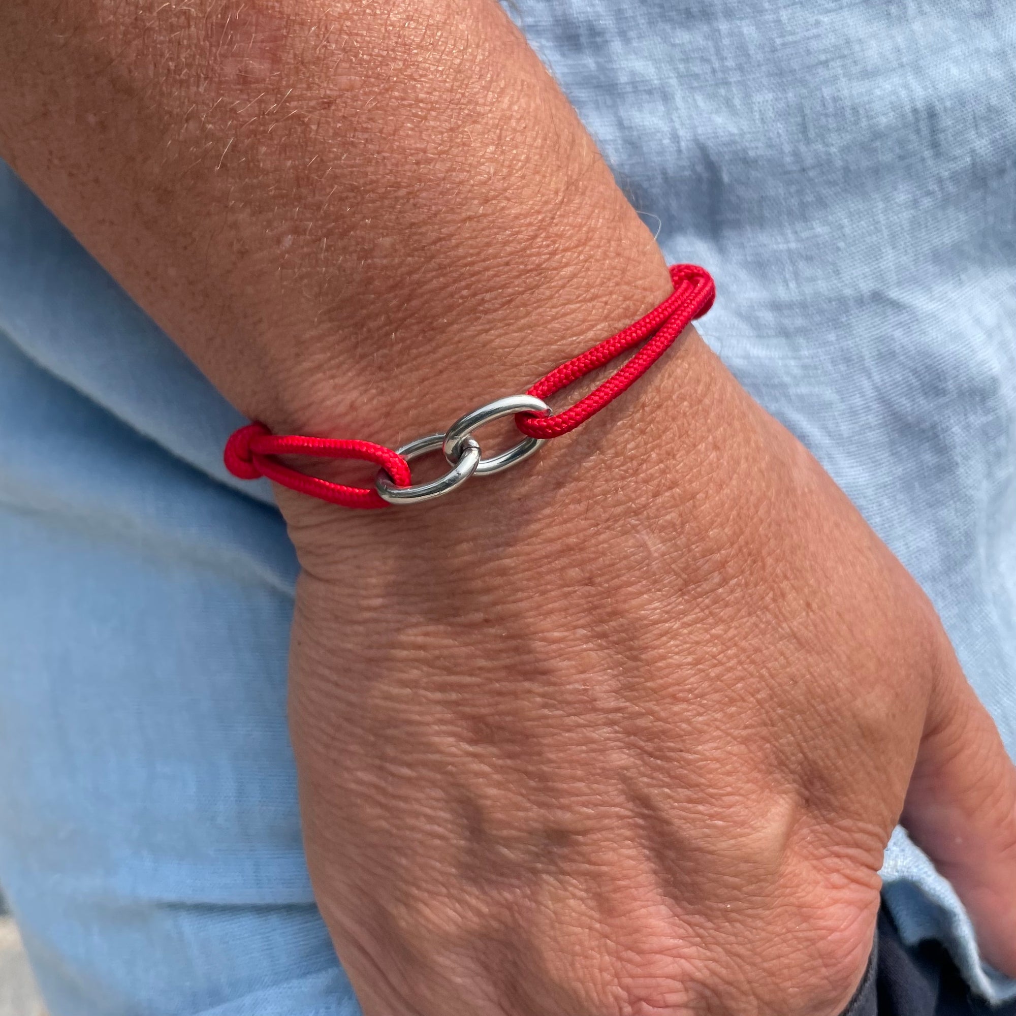 Braga - Red String Bracelet with Linked Chain Fixture