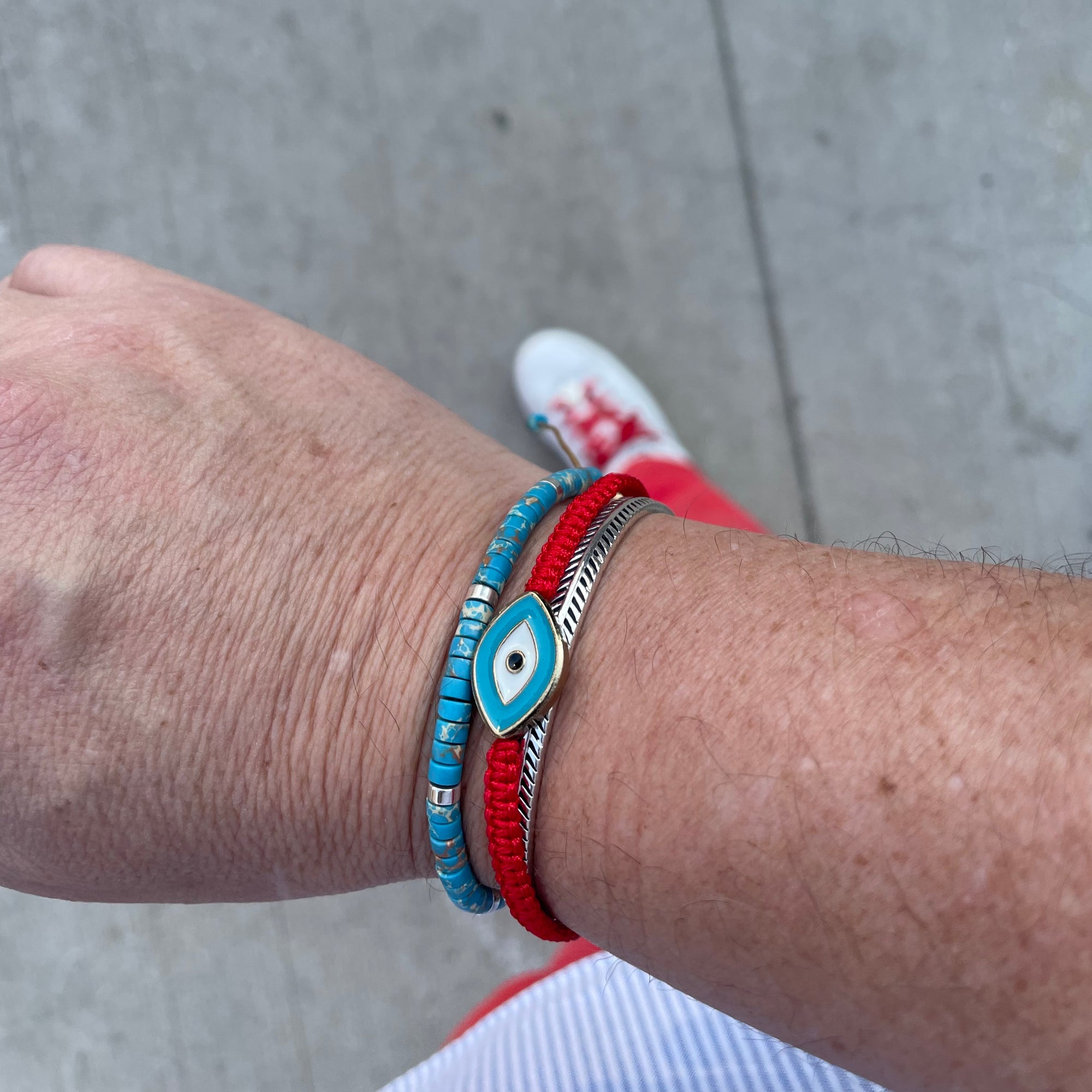 Evora - Red String Bracelet with Evil Eye Fixture